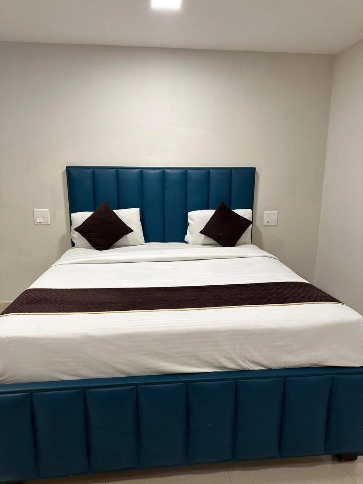 Amenda Classy Near By Delhi-ncr